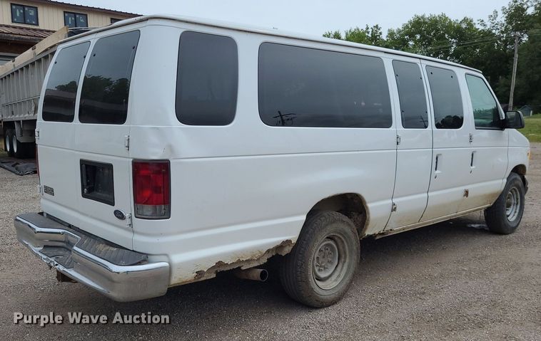 image for item NX9666 2002 Ford E350 Super Duty XL  van