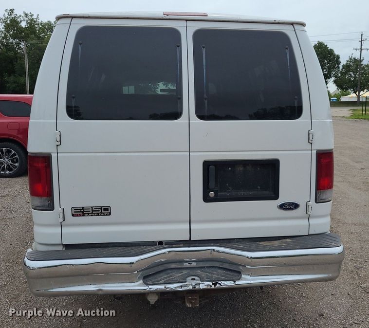 image for item NX9666 2002 Ford E350 Super Duty XL  van