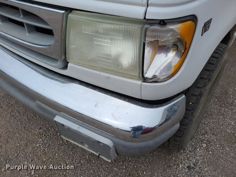 image for item NX9666 2002 Ford E350 Super Duty XL  van