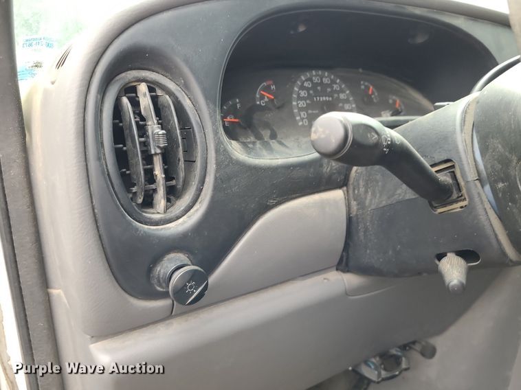 image for item NX9666 2002 Ford E350 Super Duty XL  van