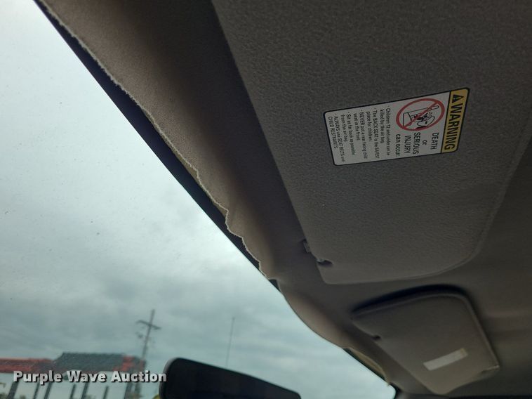 image for item NX9666 2002 Ford E350 Super Duty XL  van