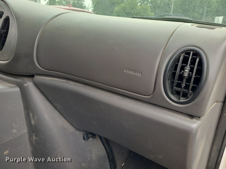 image for item NX9666 2002 Ford E350 Super Duty XL  van