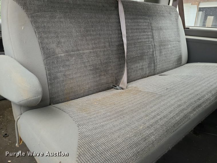 image for item NX9666 2002 Ford E350 Super Duty XL  van