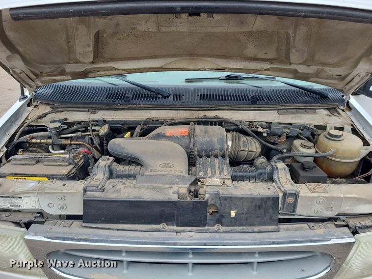 image for item NX9666 2002 Ford E350 Super Duty XL  van