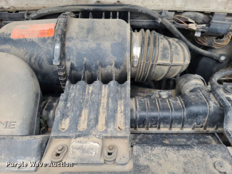 image for item NX9666 2002 Ford E350 Super Duty XL  van