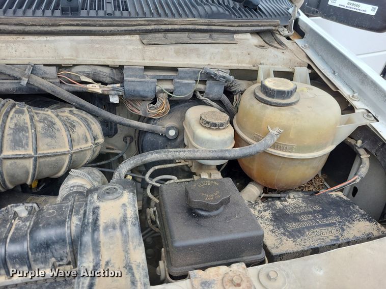 image for item NX9666 2002 Ford E350 Super Duty XL  van