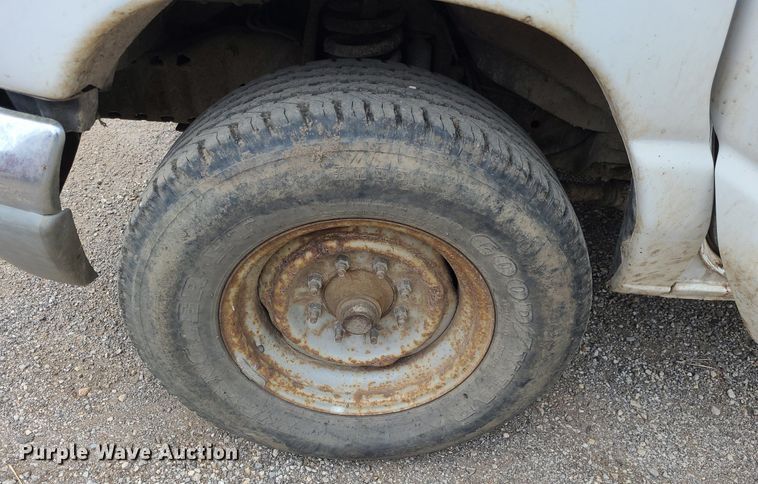 image for item NX9666 2002 Ford E350 Super Duty XL  van