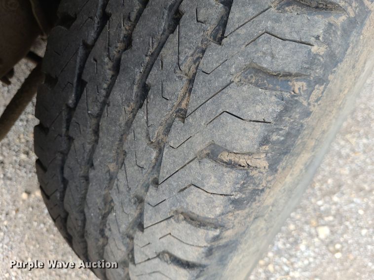 image for item NX9666 2002 Ford E350 Super Duty XL  van