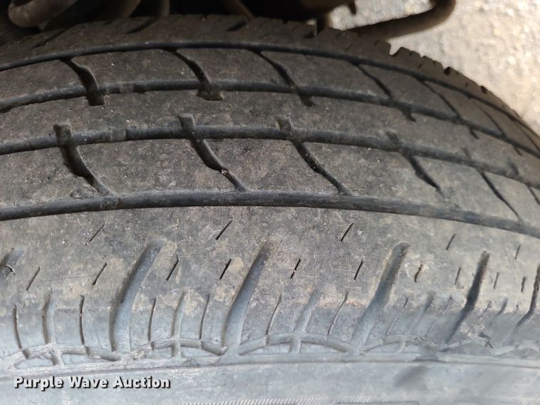 image for item NX9666 2002 Ford E350 Super Duty XL  van