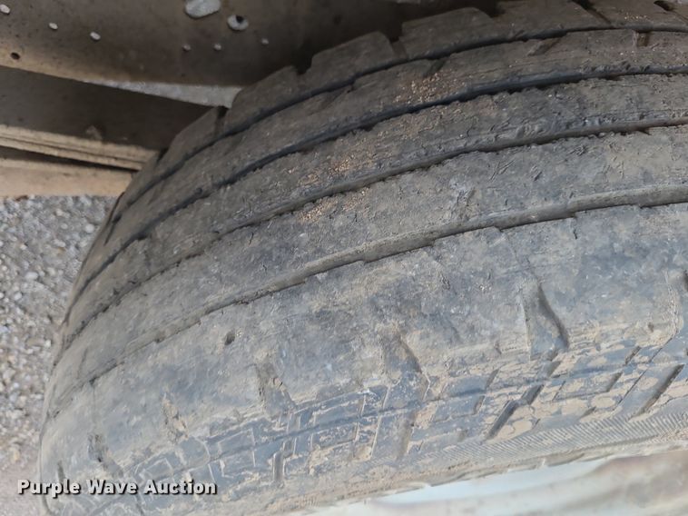 image for item NX9666 2002 Ford E350 Super Duty XL  van