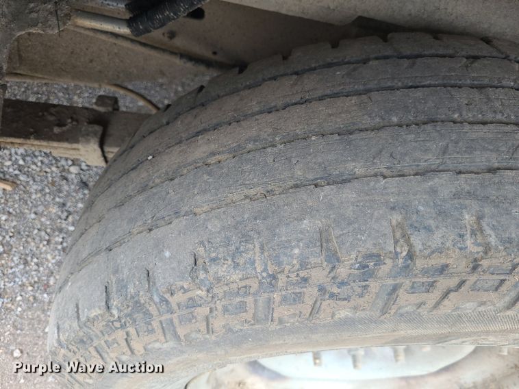 image for item NX9666 2002 Ford E350 Super Duty XL  van