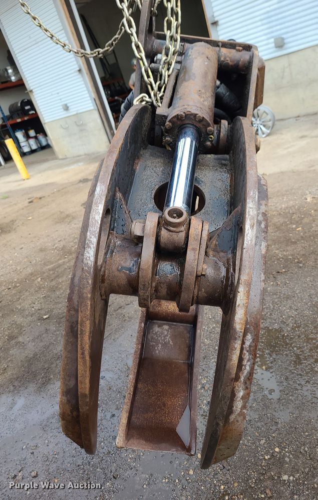 image for item NX9668 Rotobec 4642-B-CA2SP2-F5-A  log grapple