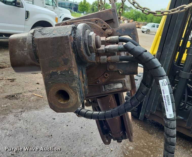 image for item NX9668 Rotobec 4642-B-CA2SP2-F5-A  log grapple