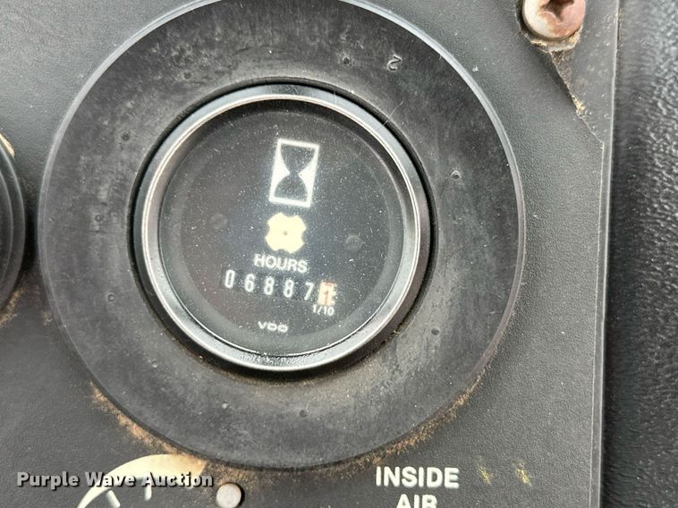 image for item NY9217 1988 John Deere 310C  backhoe