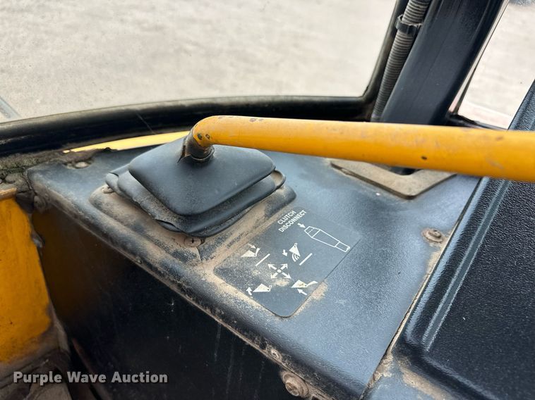 image for item NY9217 1988 John Deere 310C  backhoe