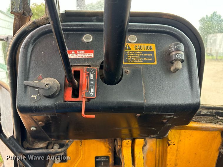 image for item NY9217 1988 John Deere 310C  backhoe