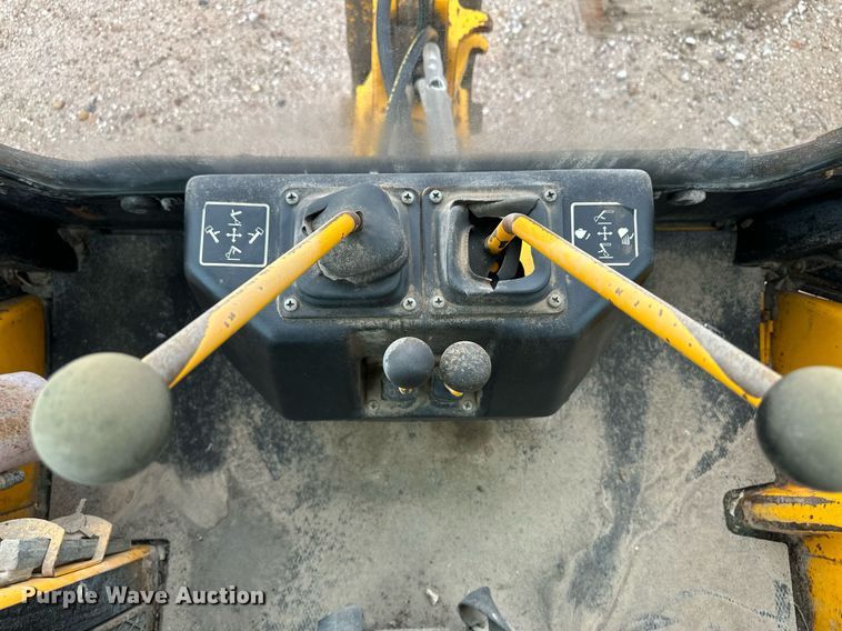 image for item NY9217 1988 John Deere 310C  backhoe