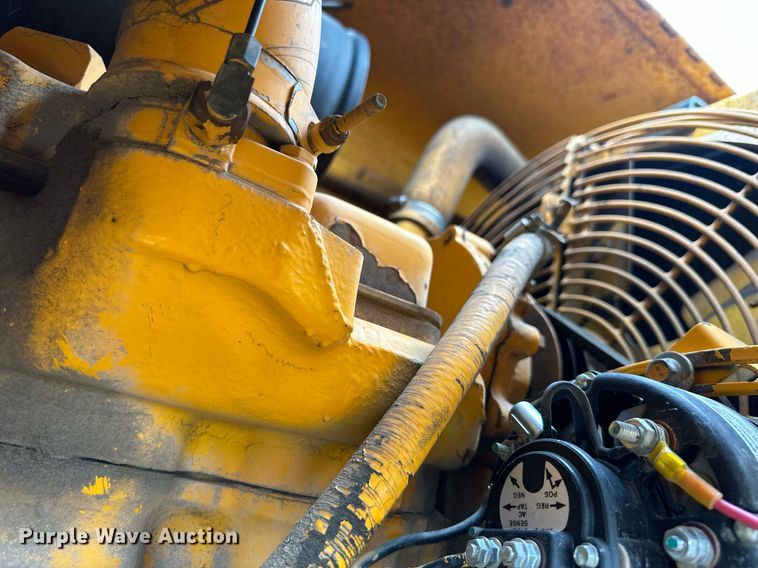 image for item NY9217 1988 John Deere 310C  backhoe