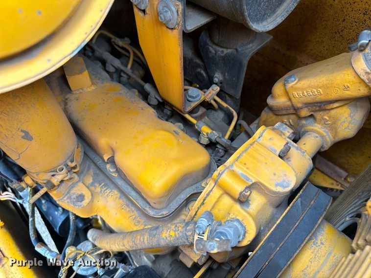 image for item NY9217 1988 John Deere 310C  backhoe