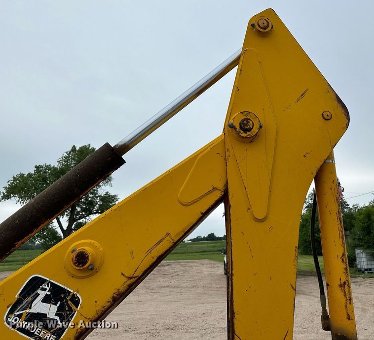 image for item NY9217 1988 John Deere 310C  backhoe