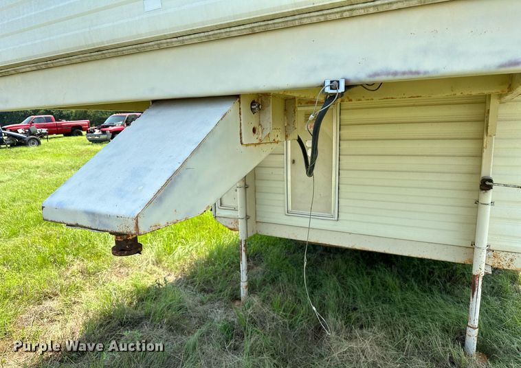 image for item OC9036 1991 Fleetwood Prowler  camper