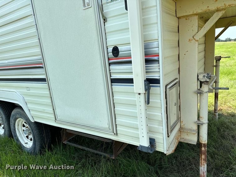 image for item OC9036 1991 Fleetwood Prowler  camper