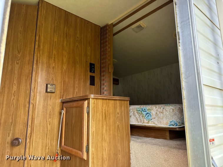 image for item OC9036 1991 Fleetwood Prowler  camper