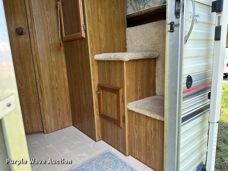 image for item OC9036 1991 Fleetwood Prowler  camper