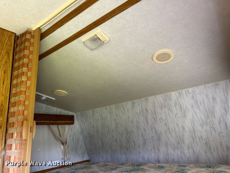 image for item OC9036 1991 Fleetwood Prowler  camper