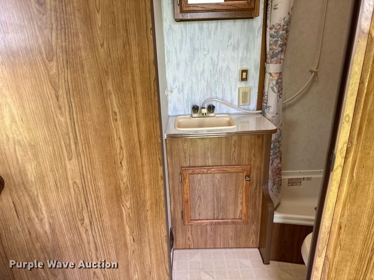 image for item OC9036 1991 Fleetwood Prowler  camper