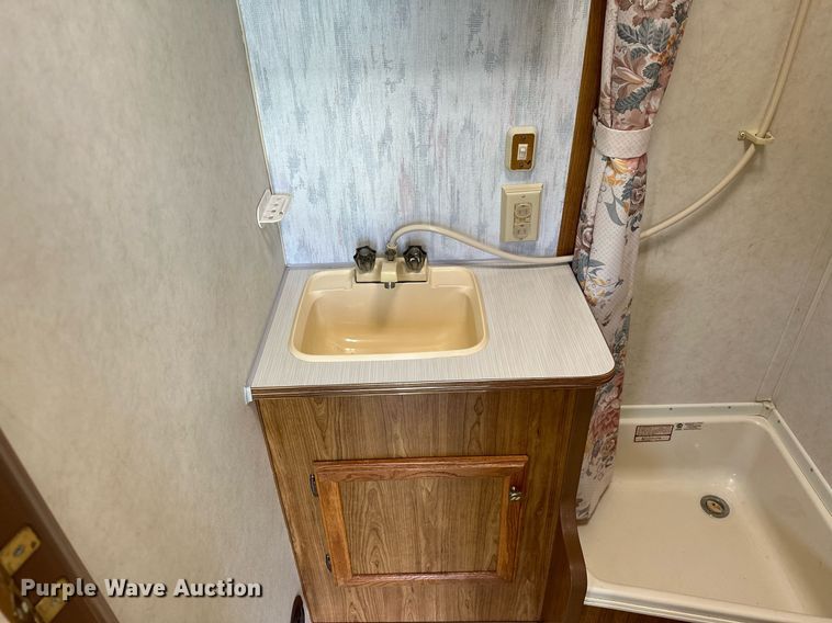 image for item OC9036 1991 Fleetwood Prowler  camper