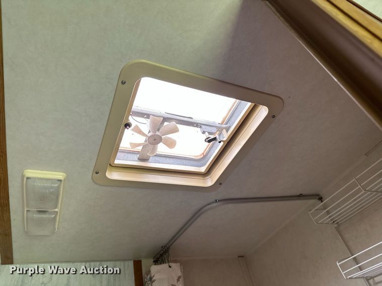 image for item OC9036 1991 Fleetwood Prowler  camper