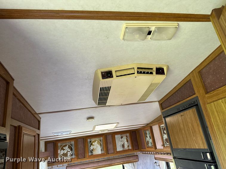 image for item OC9036 1991 Fleetwood Prowler  camper