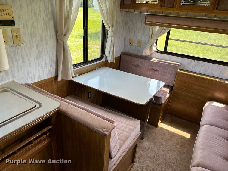 image for item OC9036 1991 Fleetwood Prowler  camper