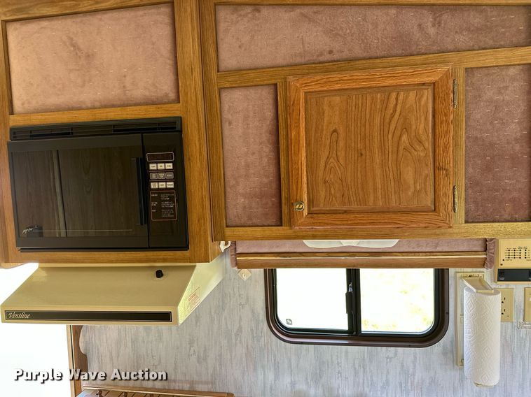 image for item OC9036 1991 Fleetwood Prowler  camper