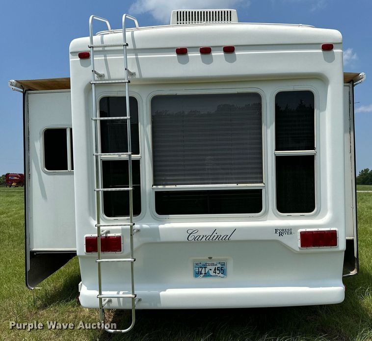 image for item OC9037 2003 Forest River Cardinal  camper