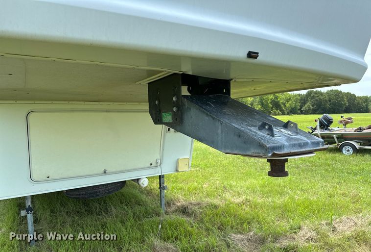 image for item OC9037 2003 Forest River Cardinal  camper