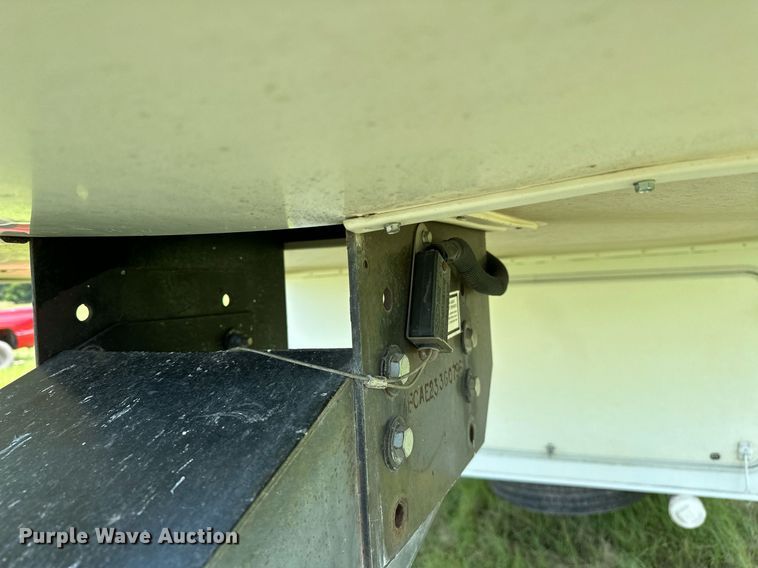 image for item OC9037 2003 Forest River Cardinal  camper