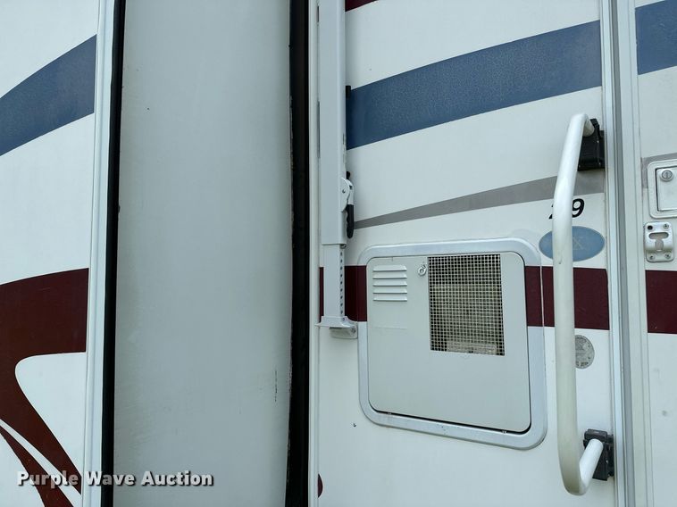 image for item OC9037 2003 Forest River Cardinal  camper