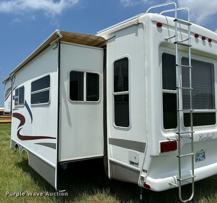 image for item OC9037 2003 Forest River Cardinal  camper