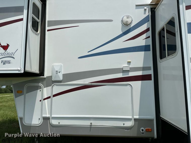 image for item OC9037 2003 Forest River Cardinal  camper