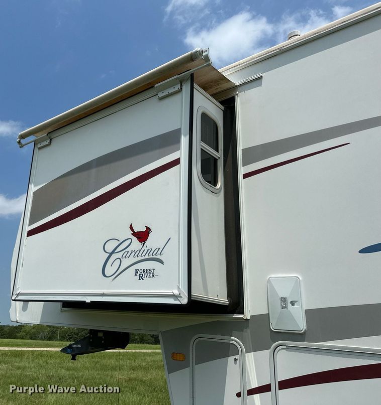 image for item OC9037 2003 Forest River Cardinal  camper
