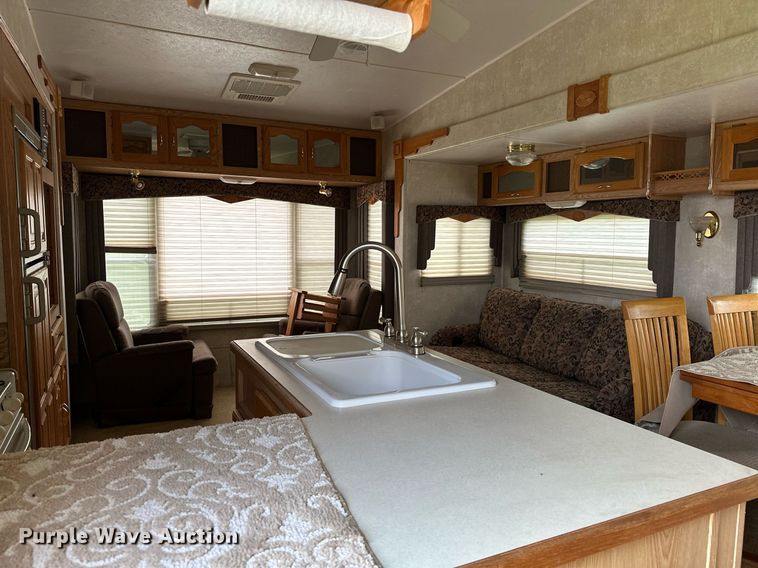 image for item OC9037 2003 Forest River Cardinal  camper