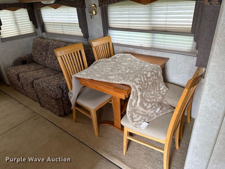 image for item OC9037 2003 Forest River Cardinal  camper