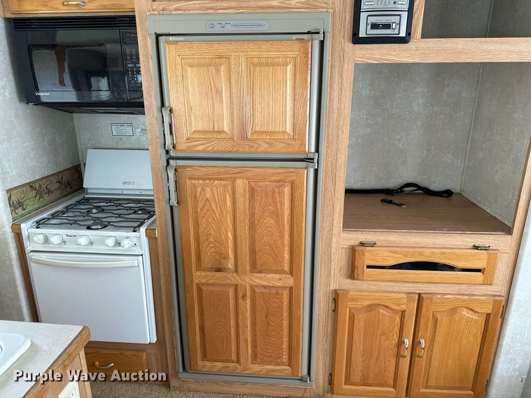 image for item OC9037 2003 Forest River Cardinal  camper