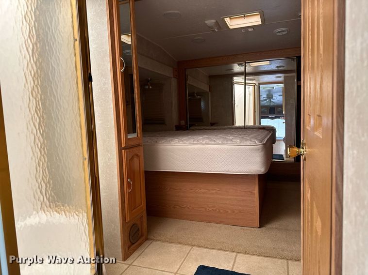 image for item OC9037 2003 Forest River Cardinal  camper