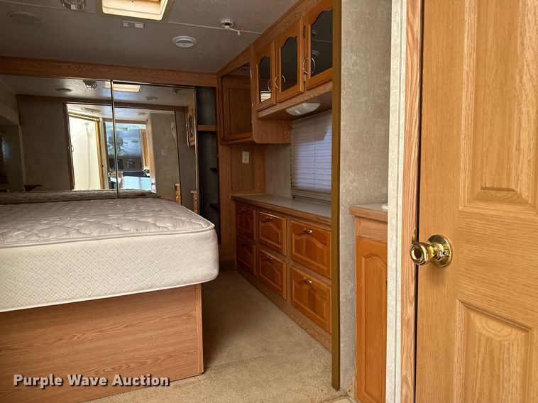 image for item OC9037 2003 Forest River Cardinal  camper