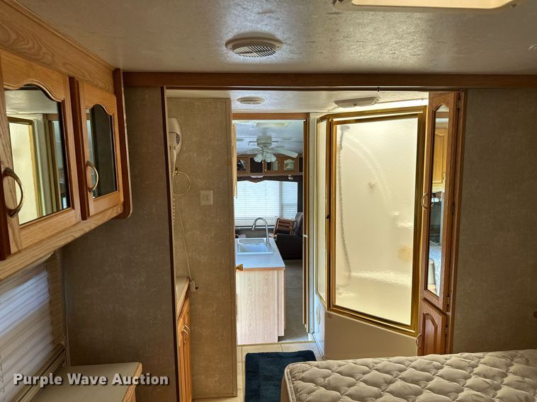 image for item OC9037 2003 Forest River Cardinal  camper