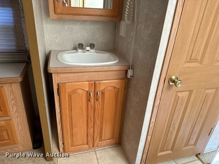 image for item OC9037 2003 Forest River Cardinal  camper