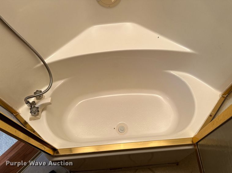 image for item OC9037 2003 Forest River Cardinal  camper